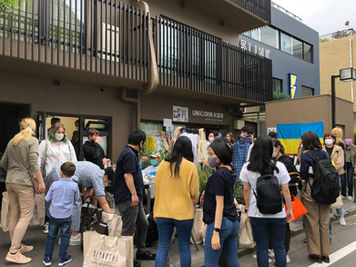 ウクライナ支援バザーに参加